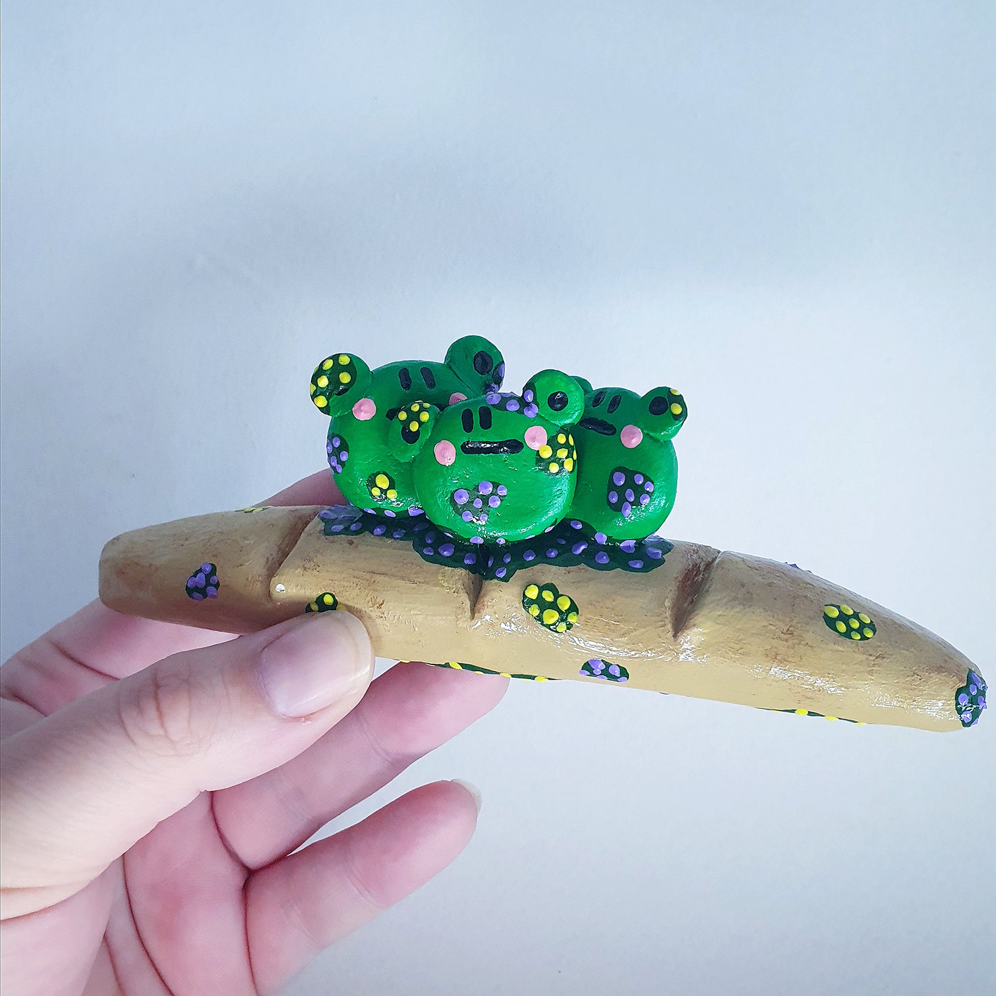 Baguette Frogs Clay Ornament image 4