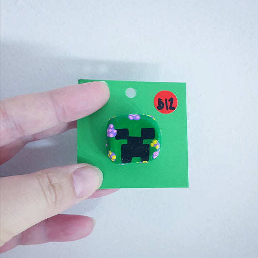 Creeper Minecraft Clay Pin image 0