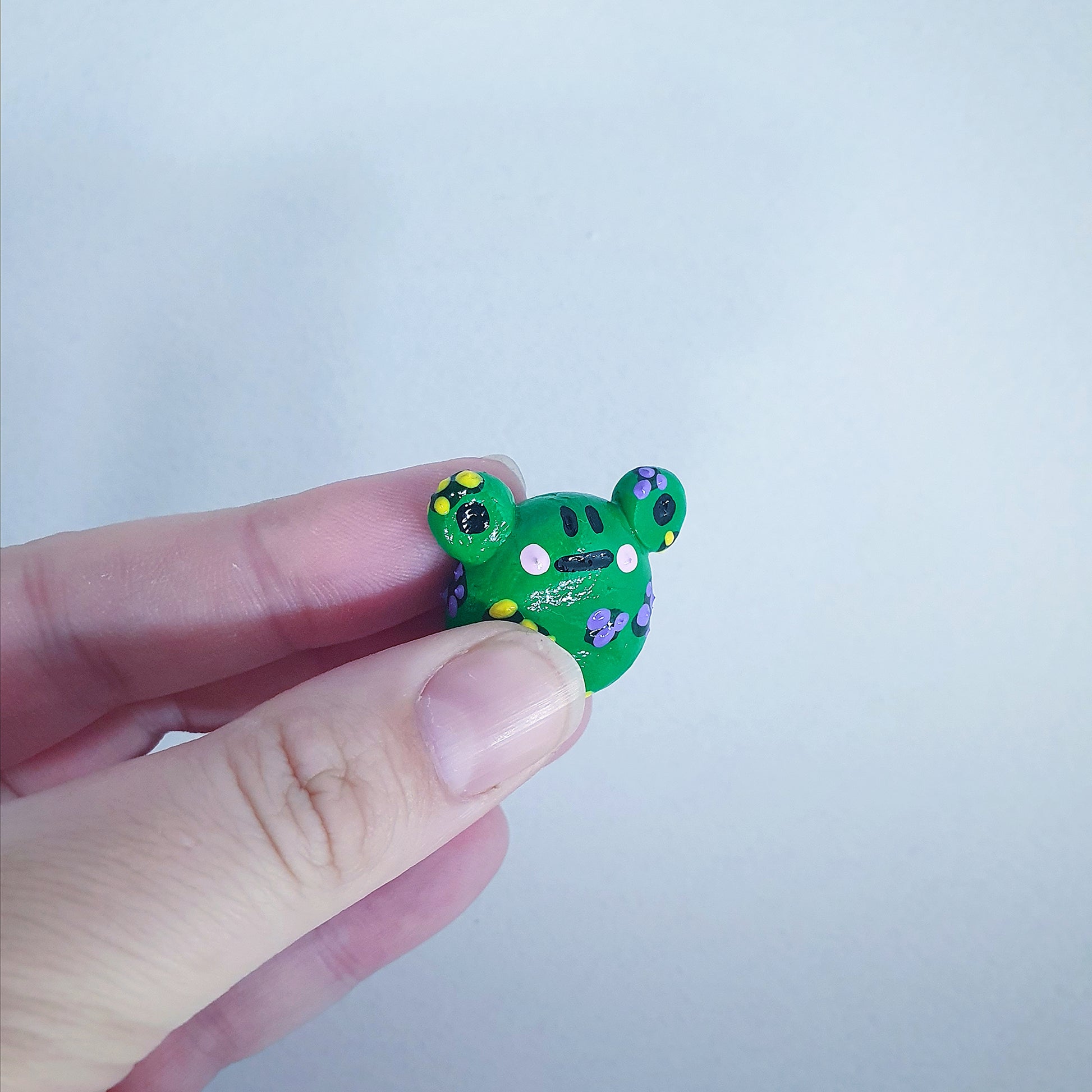 Frog Desk Buddy (Small) image 7