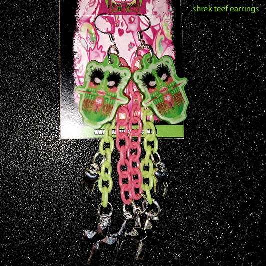 SHREK SLAYYY TEEF - EARRINGS